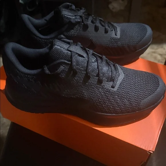 Nike Run Defy Athletic Shoes - Picture 2 of 7